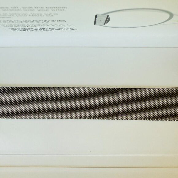 Authentic APPLE WATCH MILANESE WATCHBAND - Picture 5 of 5